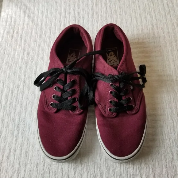 VANS Authentic Low Canvas Burgundy Low-Top Skate Sneakers